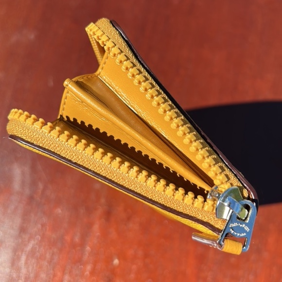 NWT $223 Coach horse and carriage accordion zip wallet - Picture 12 of 14